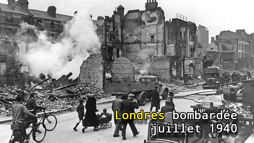 Londres bombardée en juillet 1940